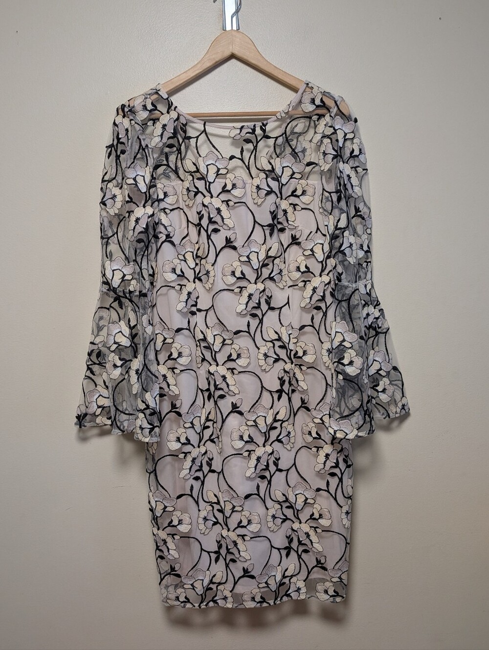 Adrianna Papell Embroidered Floral Bell Sleeve Sheath Dress Size 14